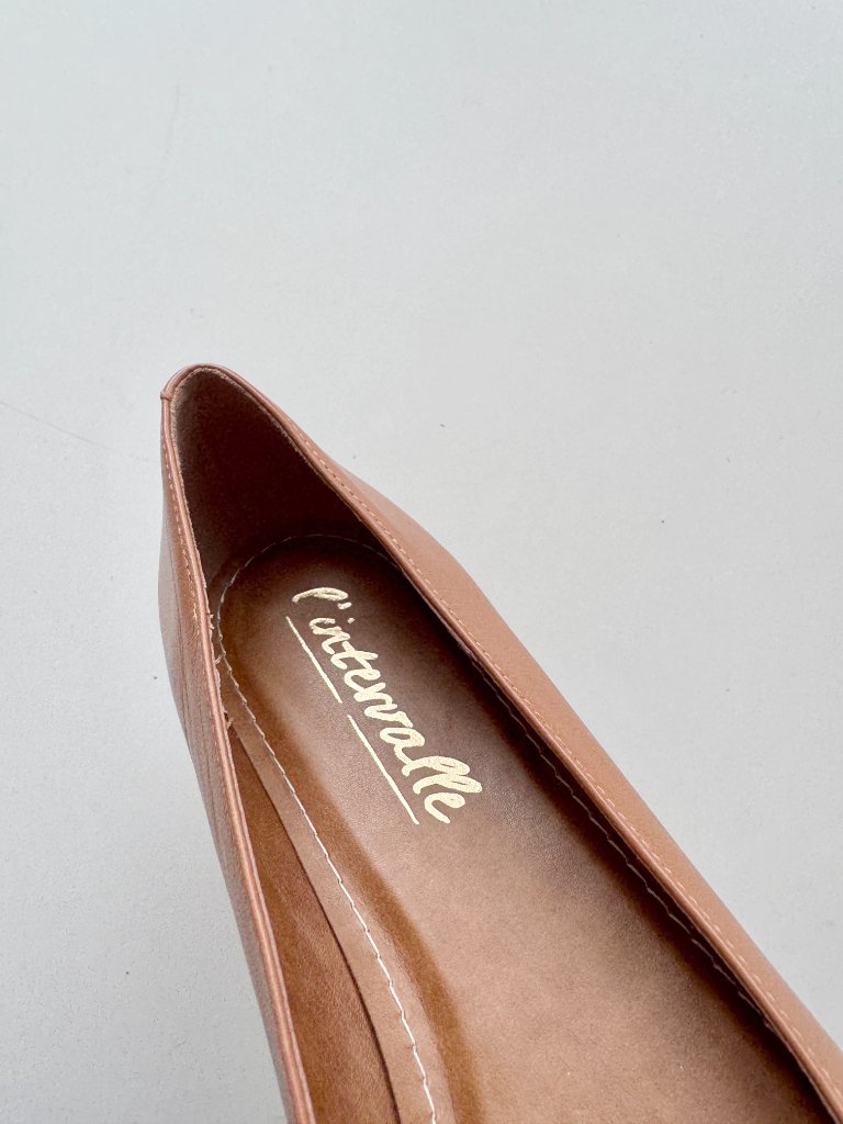L'intervalle Mulan Brown Leather Buckle Pointed Toe Ballet Flats, Size 8/39 — image 3 of 8